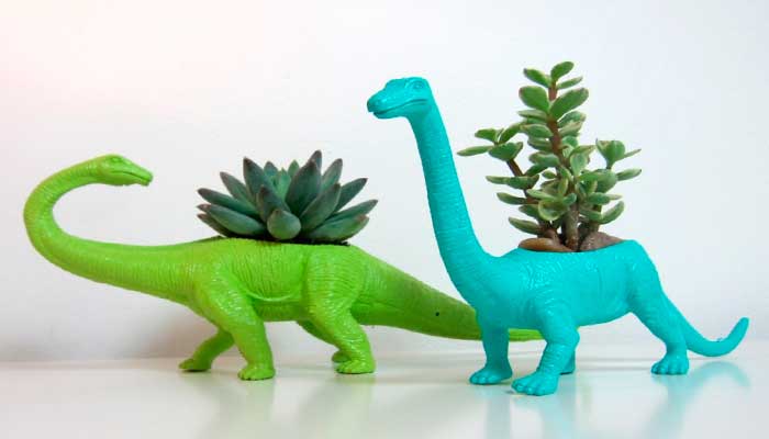macetas,-reciclaje,-plantas,-dinosaurios,-juguetes-rotos