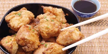 pollo frito japonés
