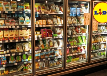 estantes de un supermercado LIDL