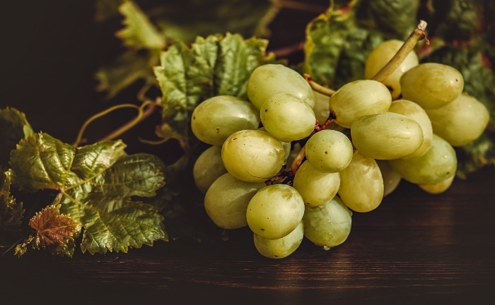 racimo de uvas blancas