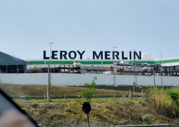 Leroy Merlin tiene en sus estanterías tres modelos de chimeneas eléctricas por menos de 100 euros