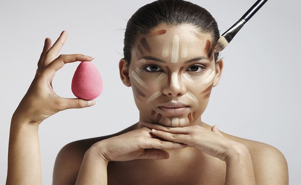 Limpiar tus brochas y esponjas de maquillaje es más importante para tu piel  de lo que imaginabas