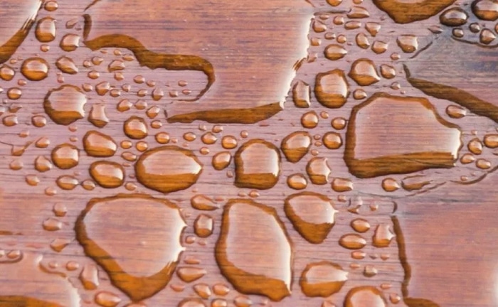 mojar tabla madera enderezar