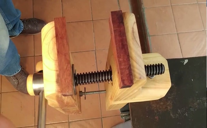 Cómo enderezar una tabla de madera fácilmente