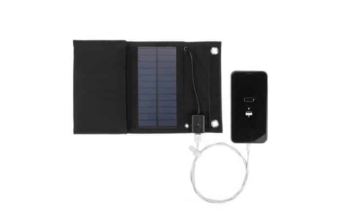 Batería portátil con panel solar de venta en Decathlon