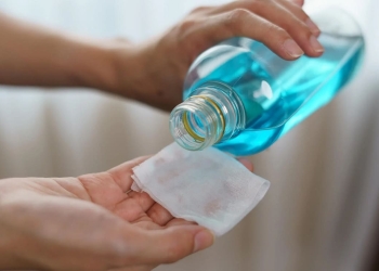 usos alcohol isopropilico limpieza