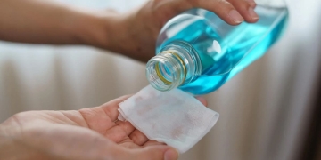 usos alcohol isopropilico limpieza