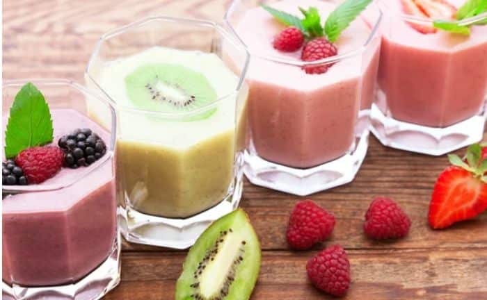 Batido de frambuesa y kiwi delicioso y nutritivo