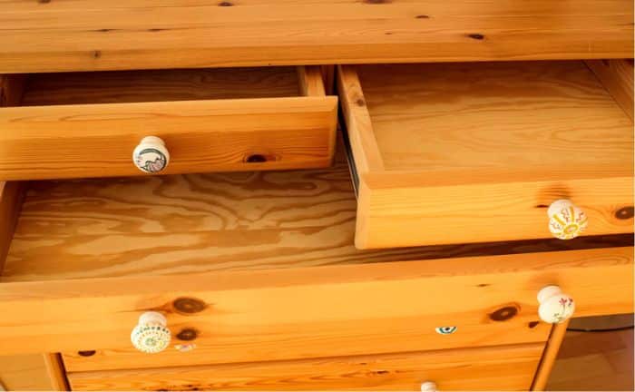 barniz mueble madera