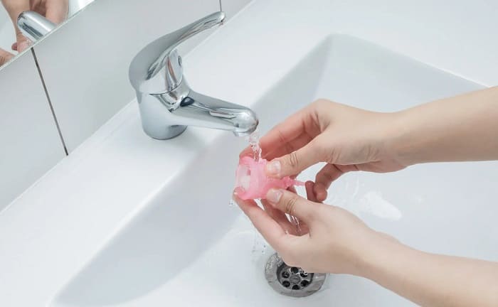 lavar copa menstrual agua fria