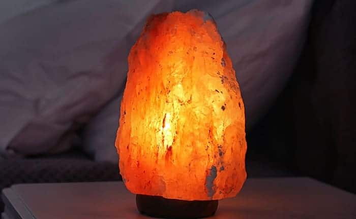 Qué es una piedra de sal y para qué sirve? 🏵 Al hablar de piedras de sal  se puede hacer referencia a las lámparas de sal o los bloques de sal  para