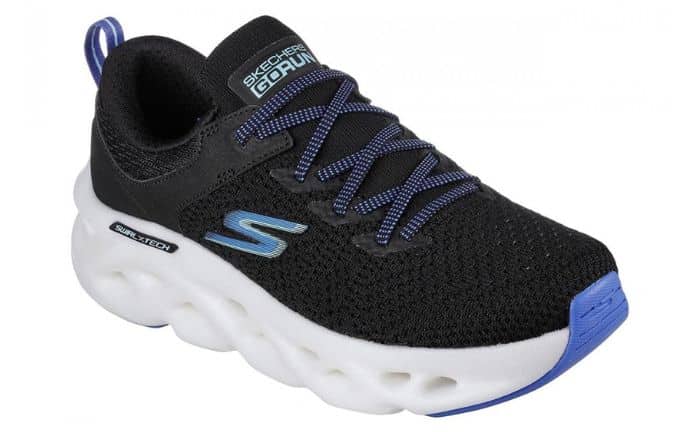 Zapatillas para mujer Skechers GO Run Swirl Tech en color negro, blanco y azul