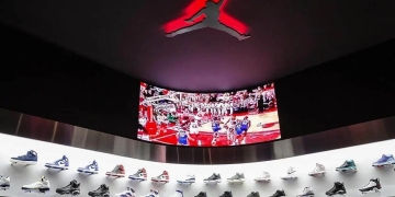 Las Air Jordan 1 Retro High OG "UNC Toe" son el nuevo diseño para este 2023 con el que Jordan quiere rendir homenaje a los orígenes universitarios de Michael Jordan