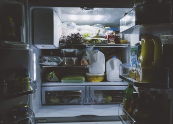 eliminar mal olor del refrigerador con bicarbonato