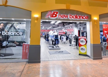 Las New Balance 327 están arrasando en ventas durante este mes de marzo