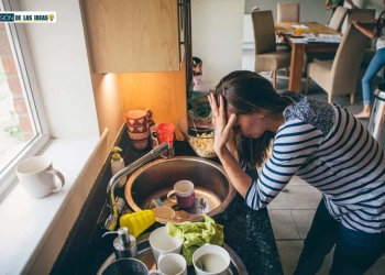 cocina sucia desordenada