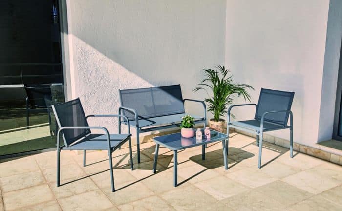 El conjunto de muebles de jardín Antalya es la solución del supermercado francés para decorar tu jardín o terraza con una decoración acogedora y agradable