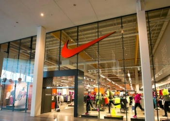 Las Nike Blazer ´77 Jumbo destacan por la exageración de ciertos elementos en su diseño
