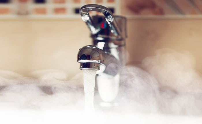 beneficios lavar ropa agua caliente