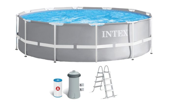 La piscina desmontable circular Prism Frame cuenta con una estructura de acero y una lona de triple capa de PVC