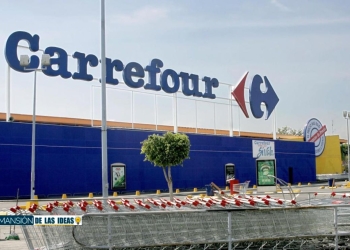 Carrefour macetero fans superhéroes