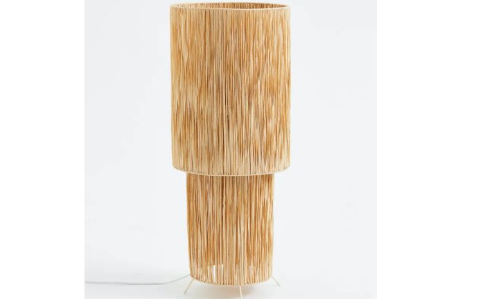 Lámpara de pie con pantalla de paja de papel de H&M Home