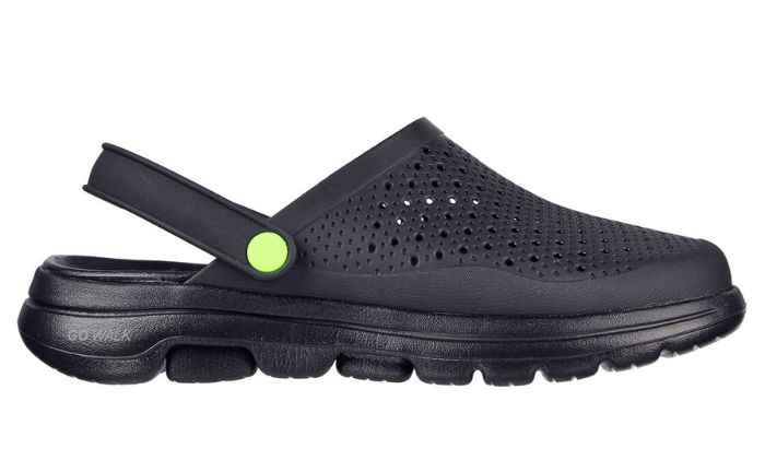 La sandalia crocs Skechers Foamies GO WALK 5 - Past Time mantendrá tus pies cómodos en todo momento