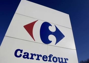 Carrefour ofrece a un precio espectacular el conjunto de muebles de jardín Tokyo