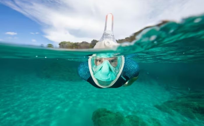 La máscara de snorkel Easybreath 900 te hará sentirte como pez debajo del agua