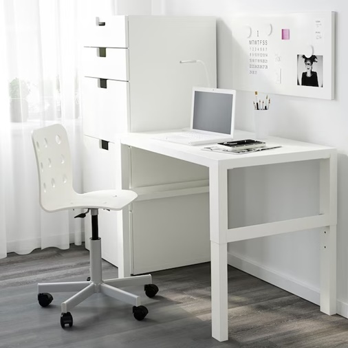 Escritorio sencillo oficina Ikea