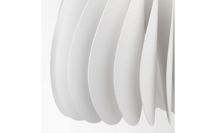 Detalle del diseño de lámpara de techo SKYMNINGEN de Ikea