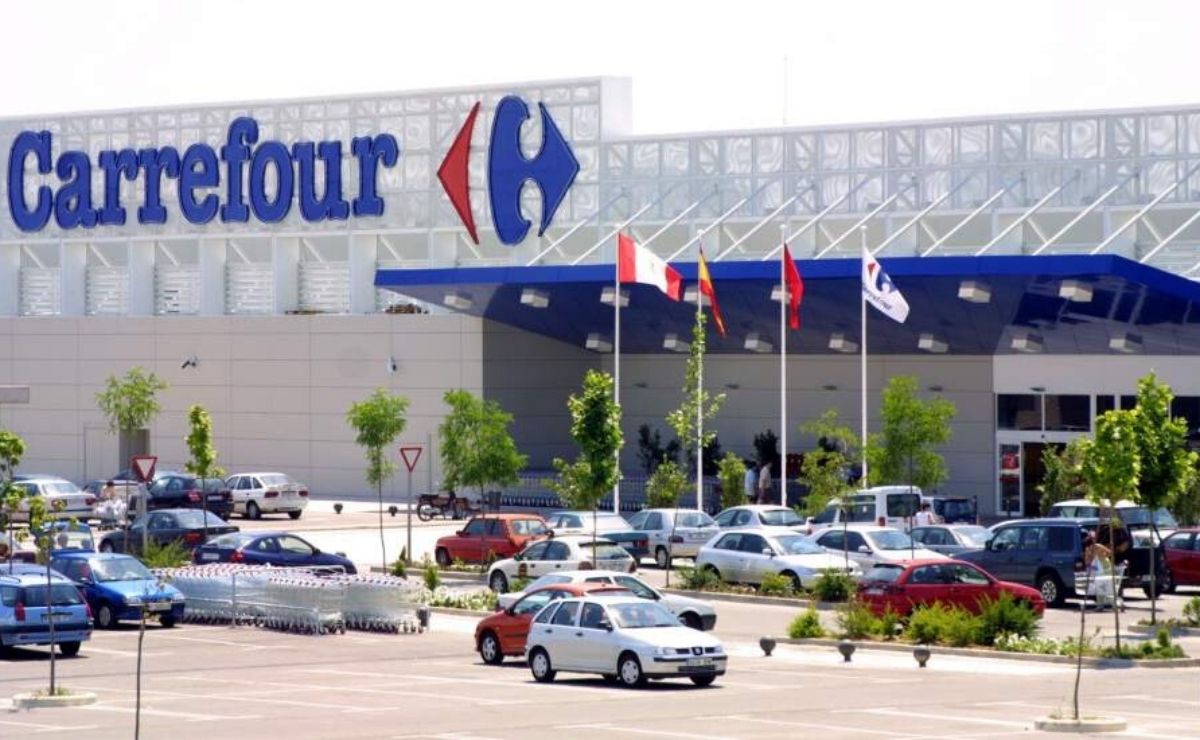 Carrefour ha rebajado en un 20% la aspiradora escoba Dyson V8 Origin 22