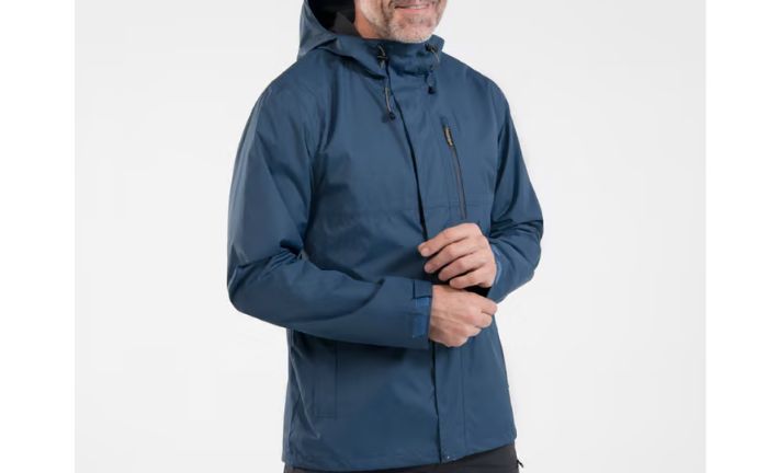 Con la chaqueta impermeable NH 500, la lluvia no te impedirá disfrutar del otoño