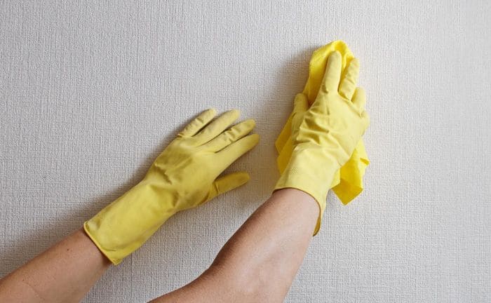 limpiar paredes habitacion