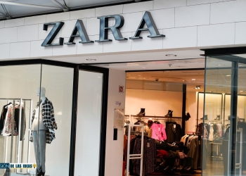 Vestido camisero con cinturón de Zara