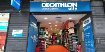 Decathlon genera una gran expectación en sus tiendas cada otoño con la camiseta térmica Kipsta Keepdry 500