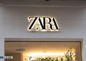 Abrigo largo con cuello efecto pelo de Zara