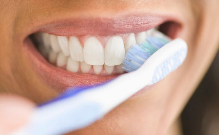 desinfectar cepillo dientes