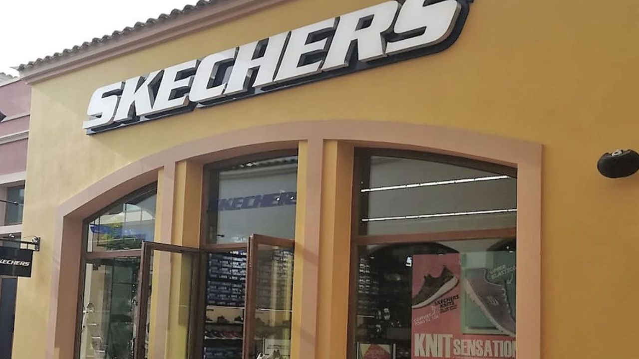 Skechers Uno - Back Lit