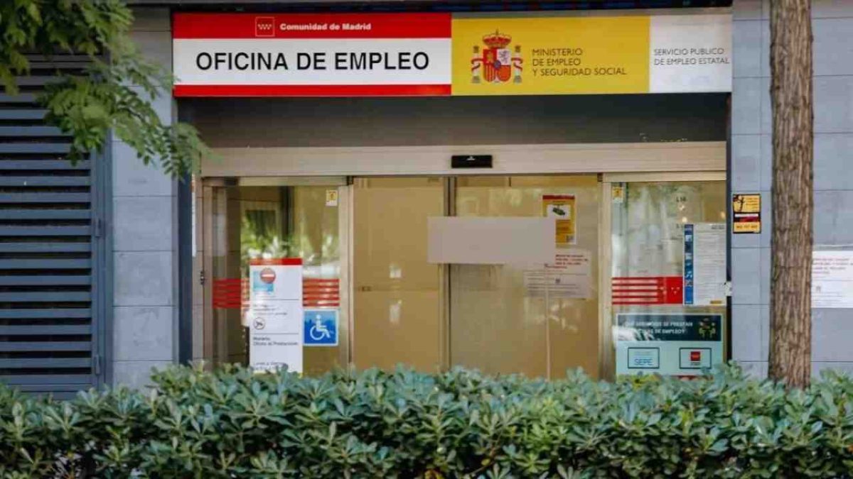 Cómo cobra el paro un trabajado en excendencia