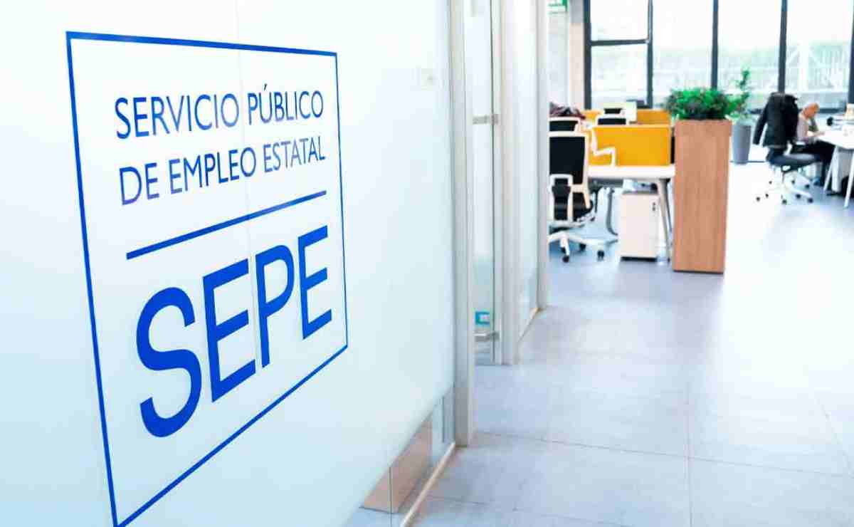 Más de 200 ofertas del SEPE para la campaña de Navidad empleos activos en Empléate