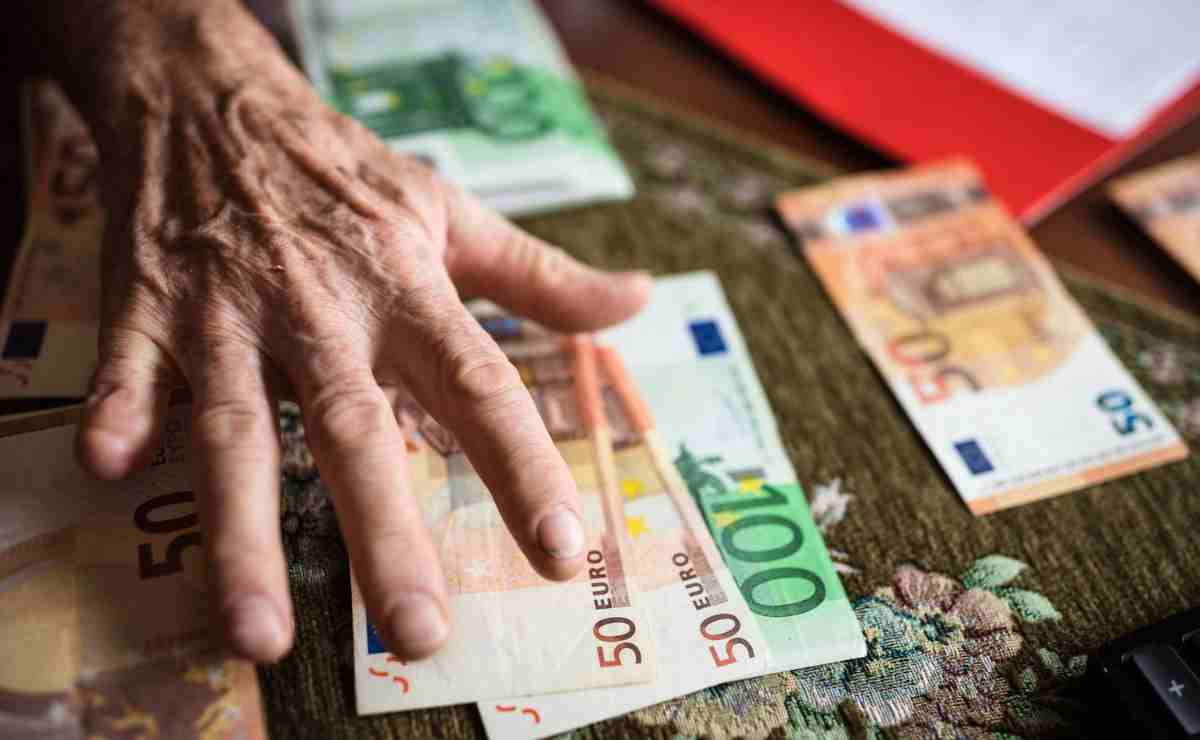 Calendario de pagos en diciembre jubilación, paro y paga extra