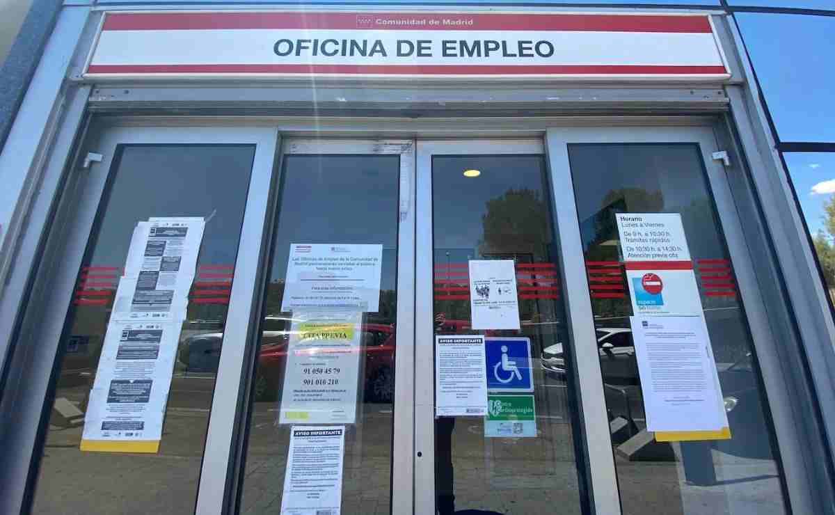 Las cotizaciones en el extranjero y la ayuda para mayores de 52 años