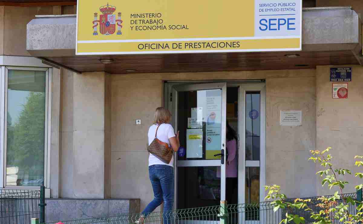 Subsidio del SEPE que proporciona ingresos sin prestaciones completas de desempleo